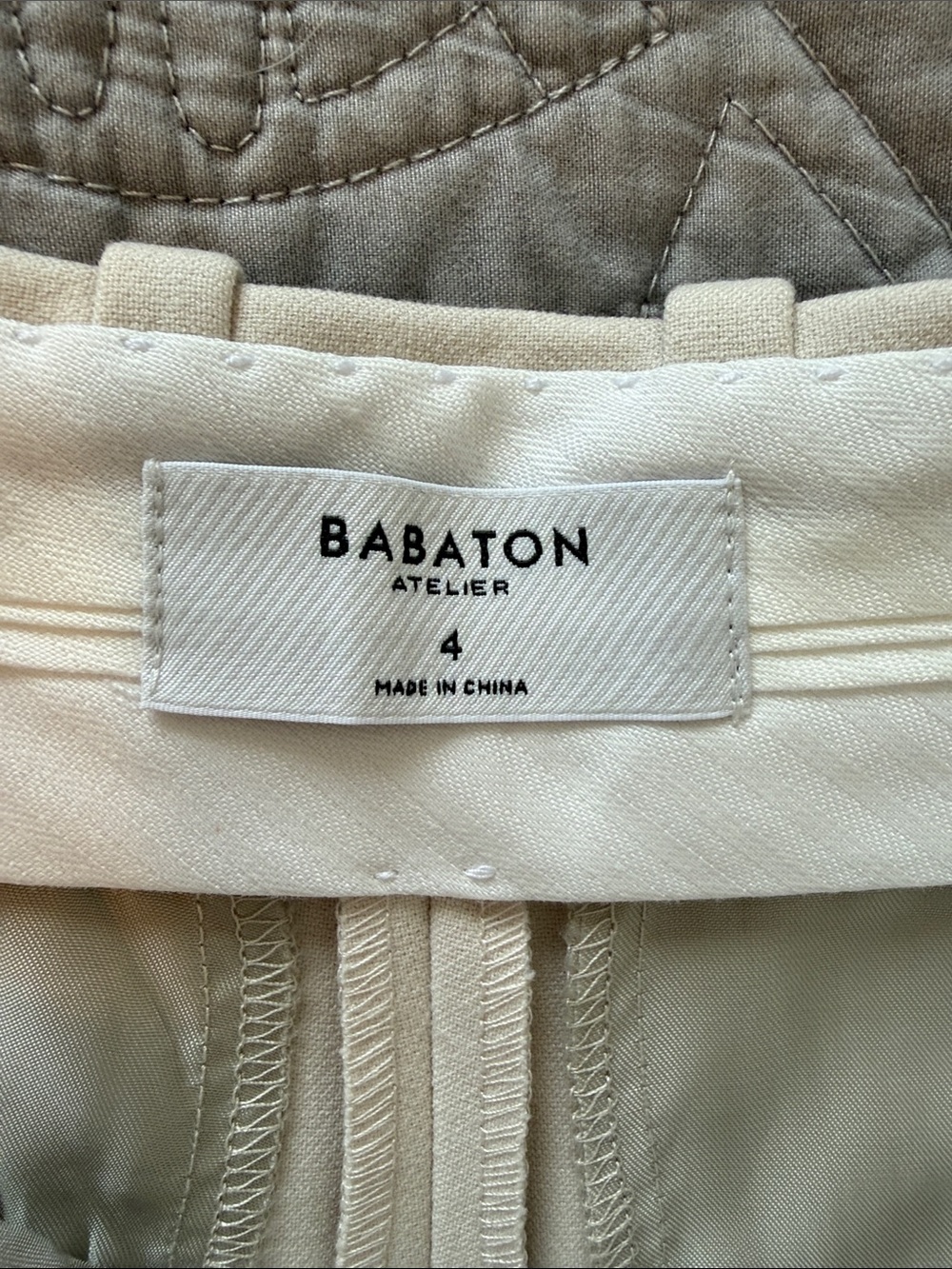 Aritzia babaton 5 inch trouser shorts - Picture 3 of 4